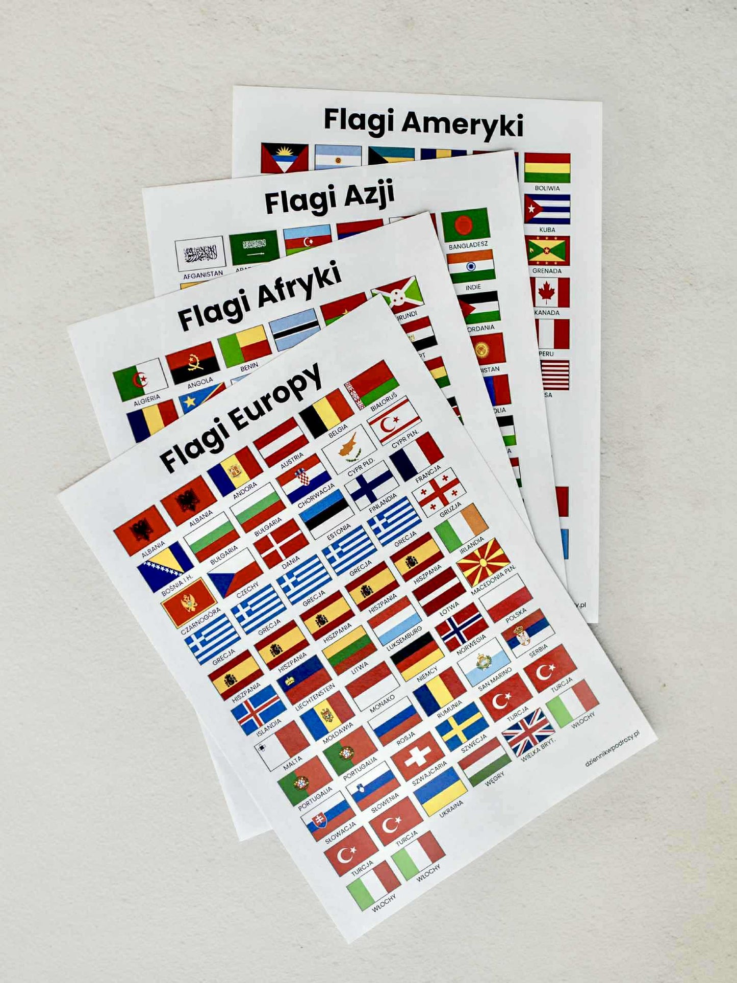 Dziennik Podróży 15 wypraw + Naklejki Flag Świata